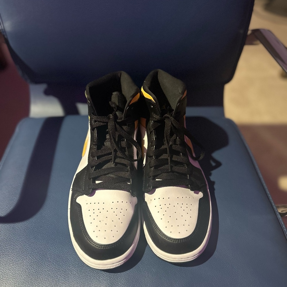 Jordan One Mid Air Pollen